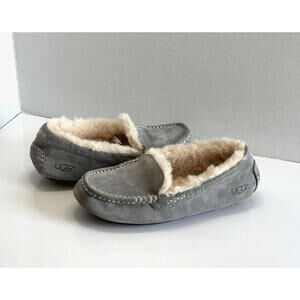 UGG Ansley Women's 8 Light Gray Suede Slippers Water Resistant Slip On Moccasins